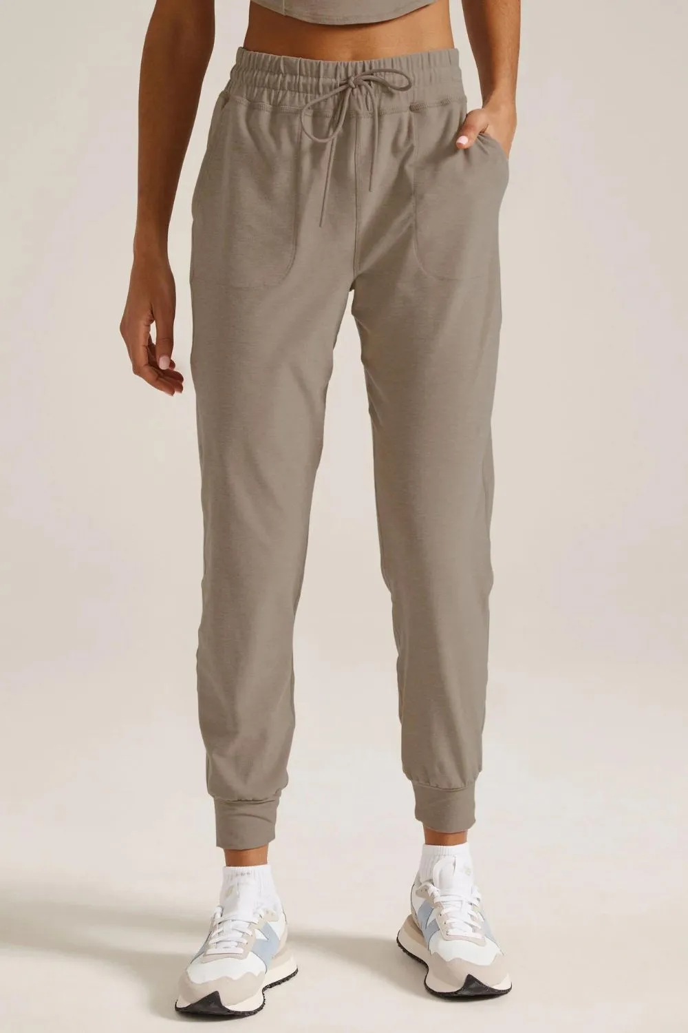 Beyond Yoga Commuter Midi Jogger - Birch