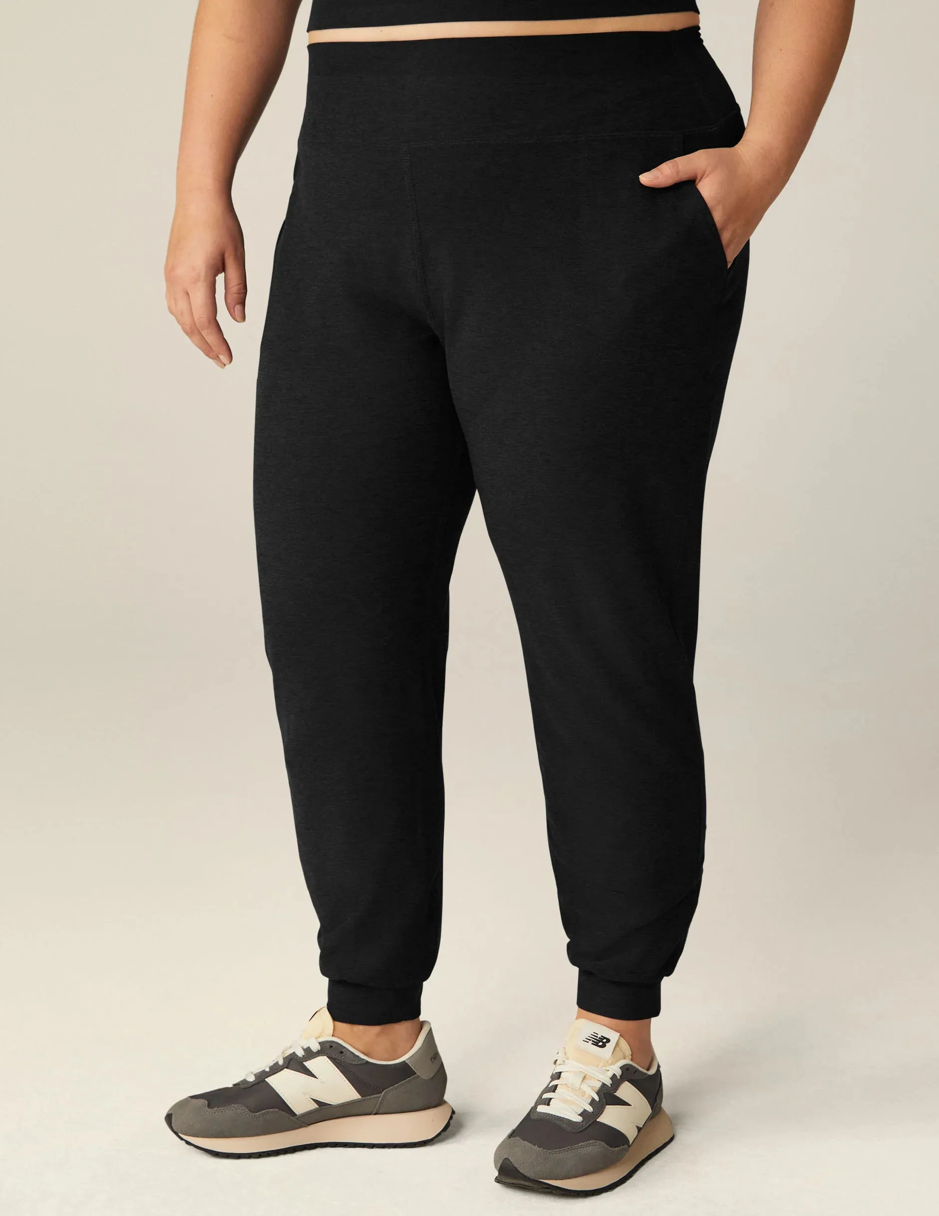 Beyond Yoga Spacedye Midi Jogger - Black