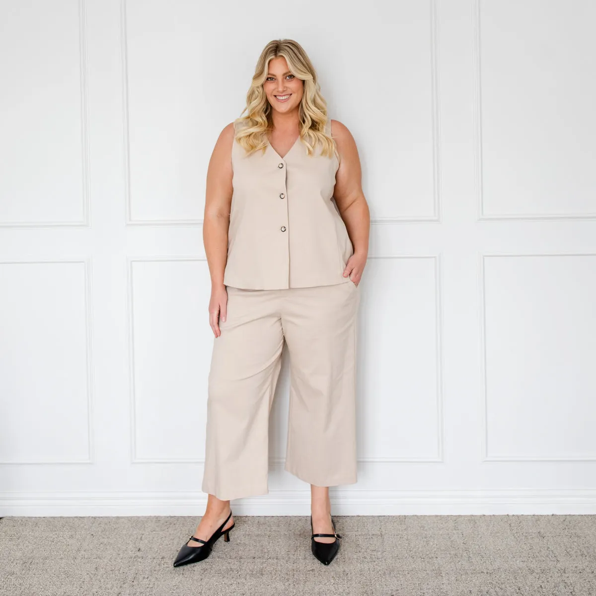 Emma stretch crop pant - beige