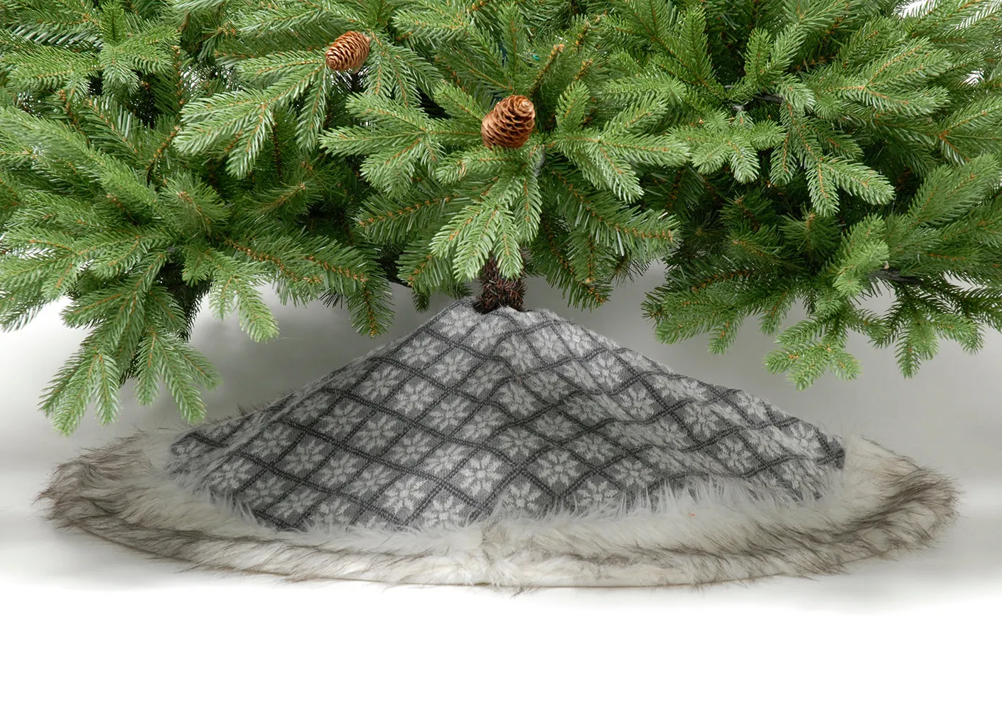 Fair Isle Pattern Tree Skirt, Grey and White 100cm