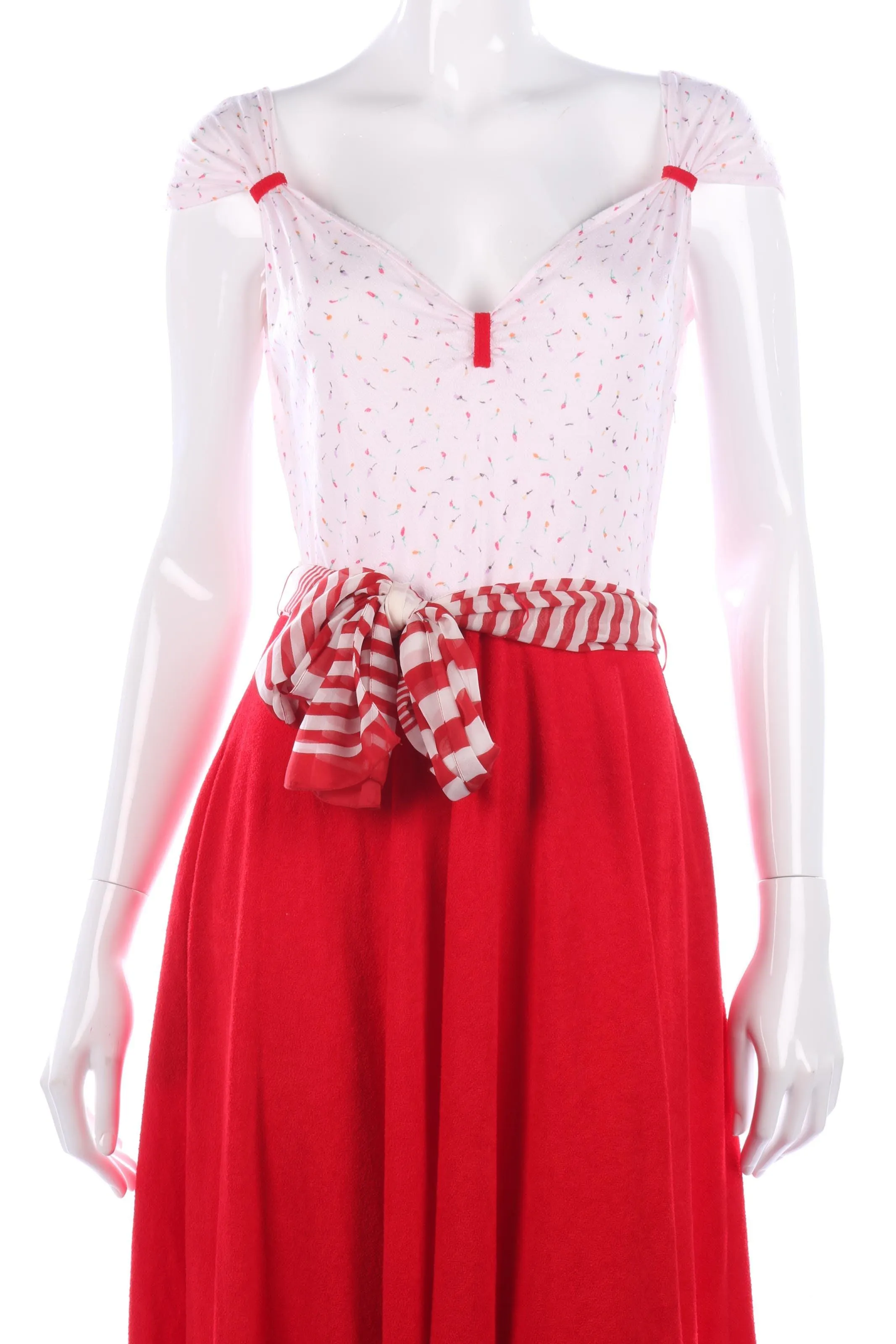 Marvie vintage dress with red skirt and white patterned top size 8/10