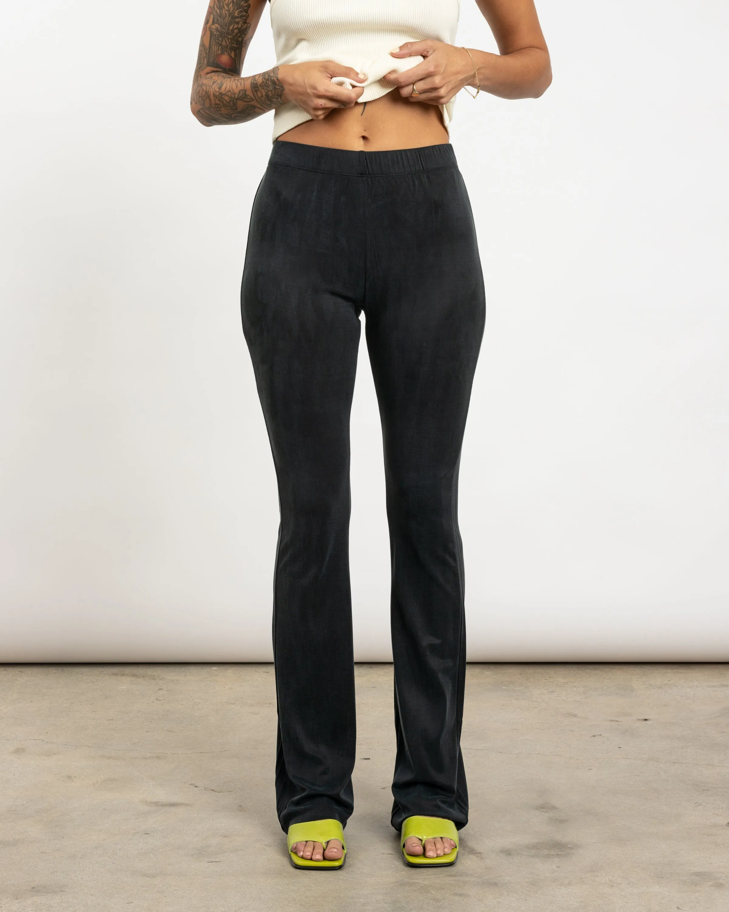 Suede Stretch Pants in Black