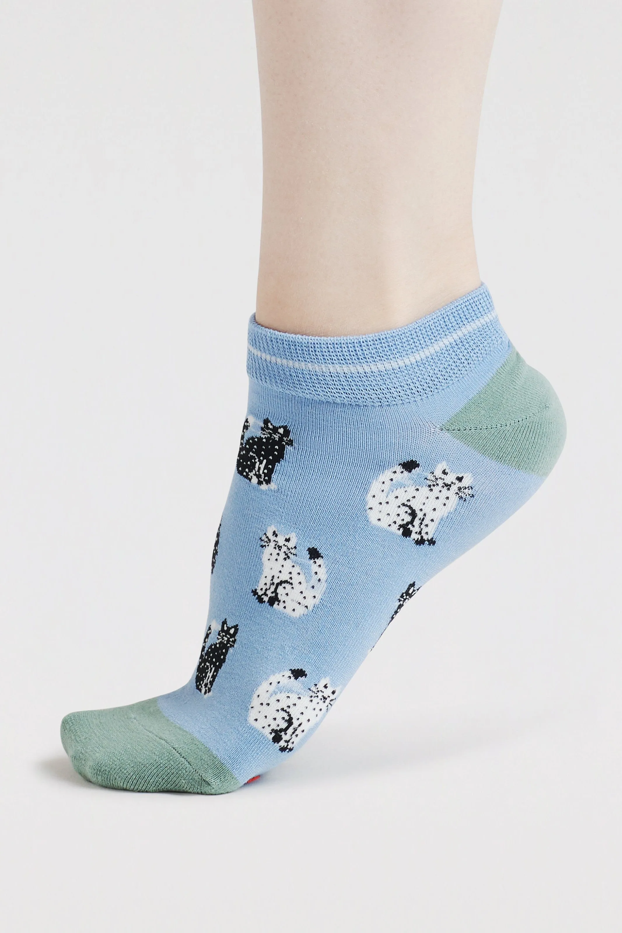 Thought Celia Cat Bamboo Trainer Socks - Violet Blue