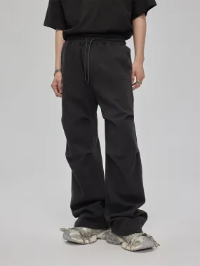 Three-dimensional pleats sweatpants